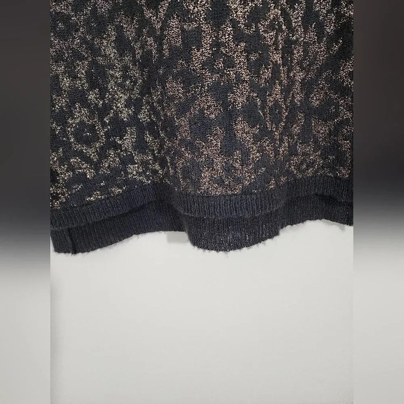 NWT Metallic Leopard Print Sweater- Womens Size Large - Picture 3 of 5